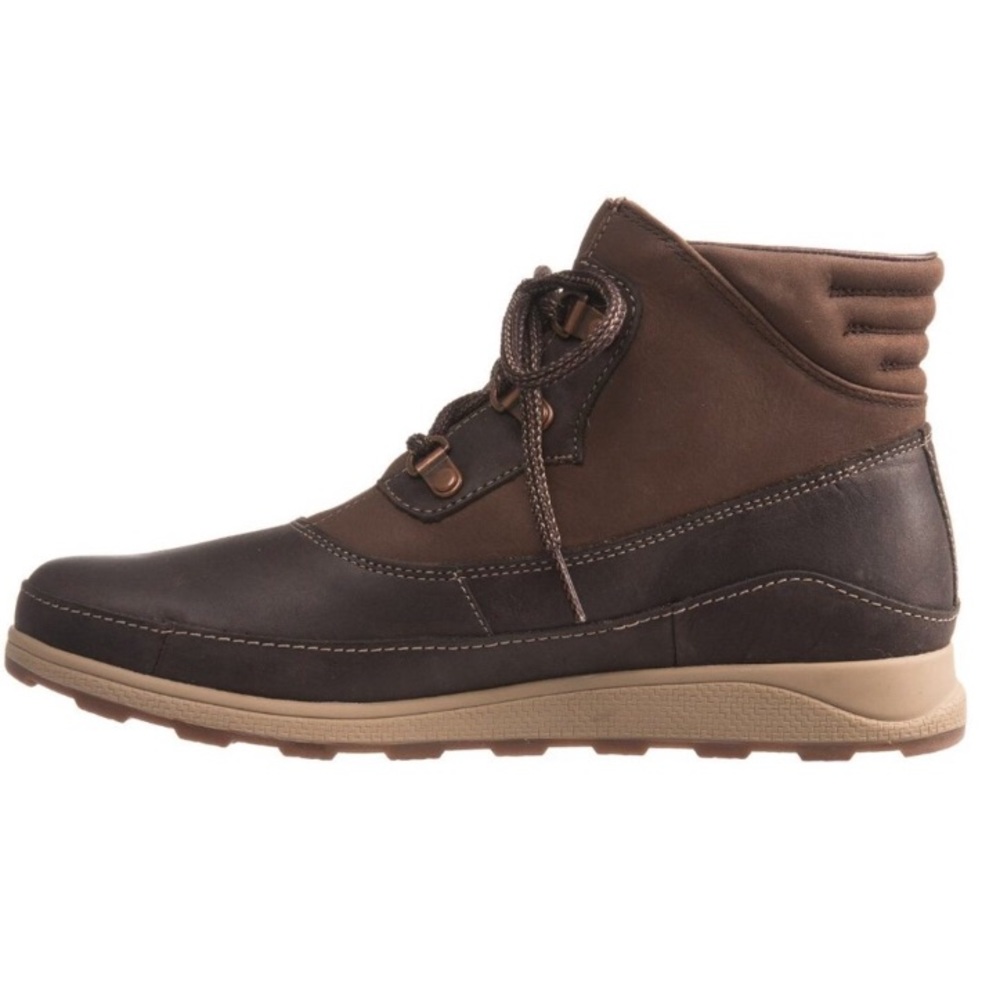 Chaco Women’s Ember Boots (in mahogany)